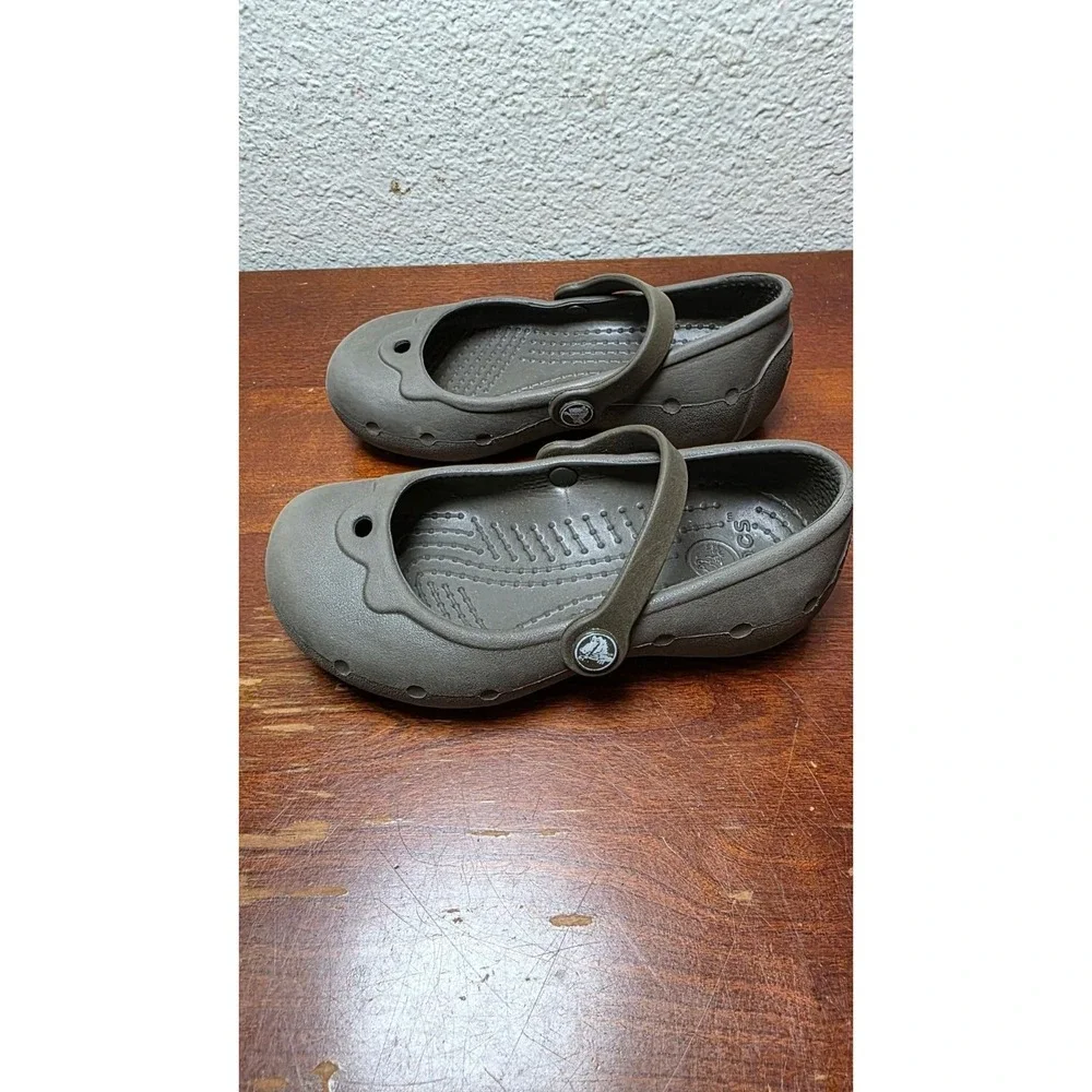 Crocs Kids Mary Jane Flats Size 6 Brown Lightweight Slip-On Casual Shoes